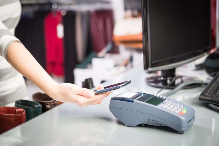 Pagamenti contactless e Smart City, a Milano risparmiabili 200 milioni in 10 anni nel trasporto pubblico